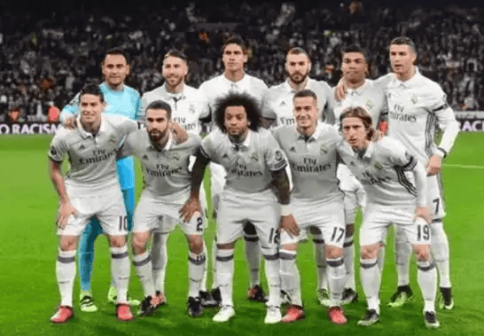 欧冠淘汰赛中，开云阵型保持比压迫强度更重要